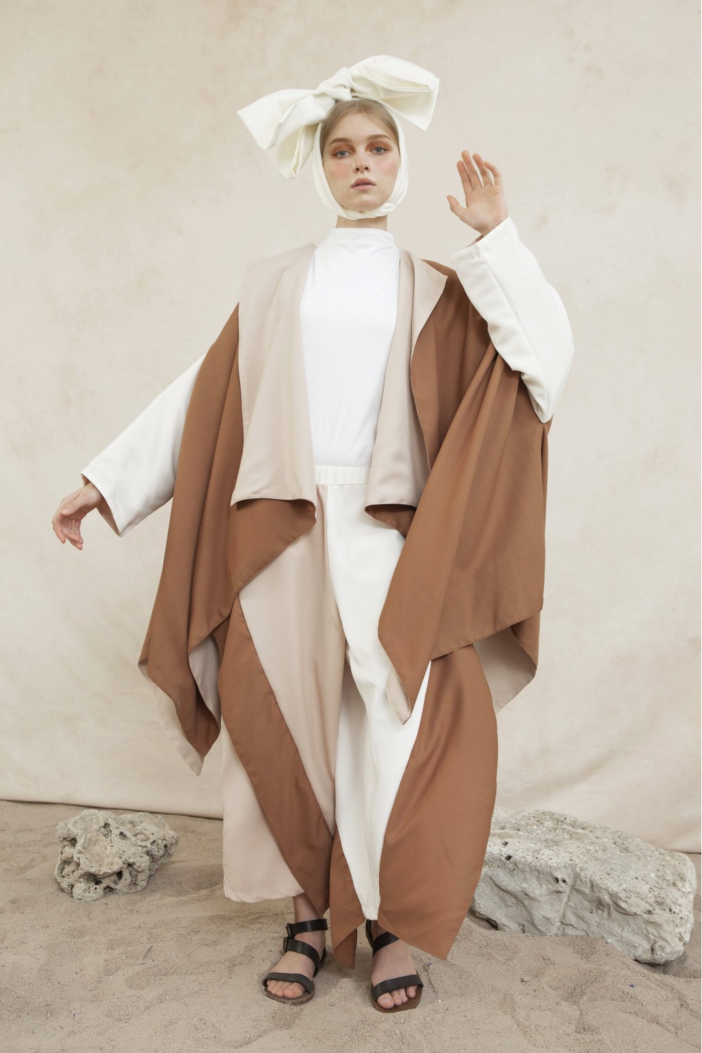 AMORA OUTER DUO BROWN/ CREAM